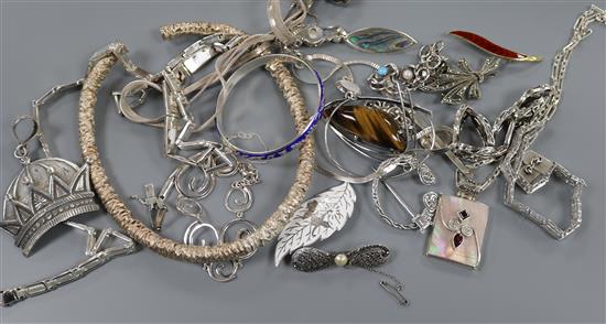 Mixed mainly silver jewellery including rams head bangle, enamelled necklace etc.